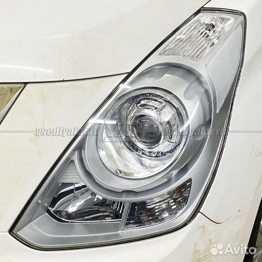 Стекло для фары Hyundai H1 / Starex (2007-2018) Ле