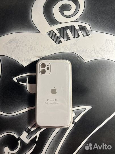 Чехол на iPhone 11