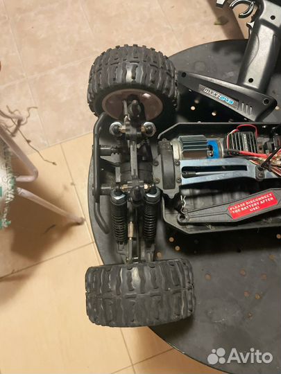 Машинка на пульте управления большая