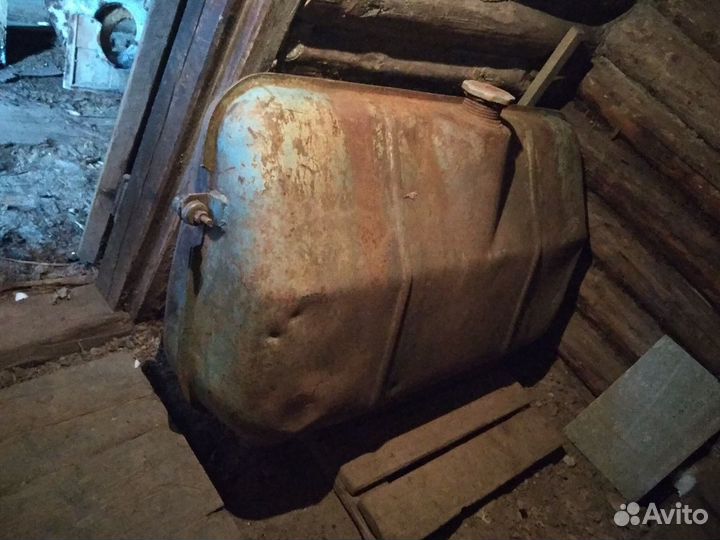Бак для поливки в огороде