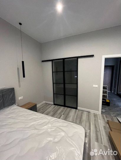 Раздвижная перегородка с матовым стеклом