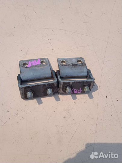 Петля крышки багажника Mitsubishi RVR Z N11W