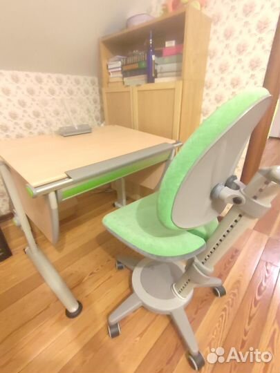 Продается детская парта