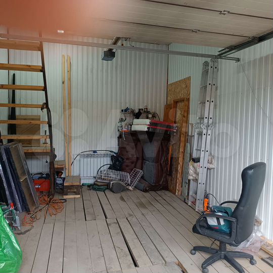 Гараж, > 30 м²
