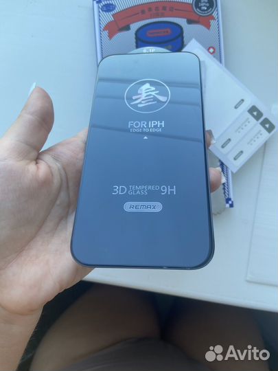 Защитное 3D стекло на iPhone 14Pro