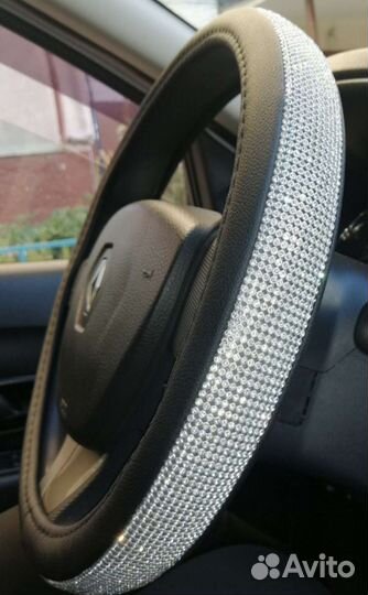 Оплетка на руль со стразами
