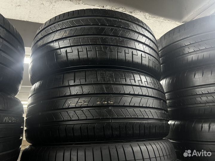 Pirelli P Zero PZ4 295/40 R20 и 265/45 R20 107Y