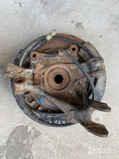 Кулак поворотный задний левый VW Touareg