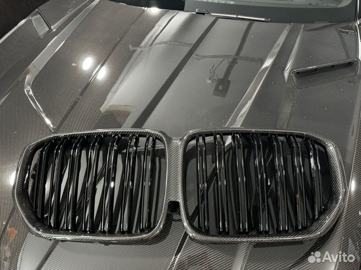 Карбоновая решетка BMW X5 G05 стиль X5M F95