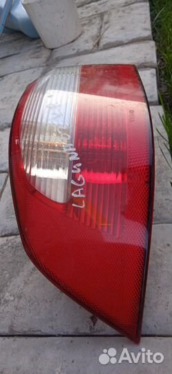 Задний левый фонарь на renault Laguna 2