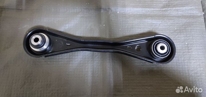 Поперечный рычаг задней подвески Cadillac XT5 XT6