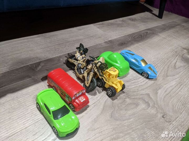 Игрушки для мальчика. Машинки