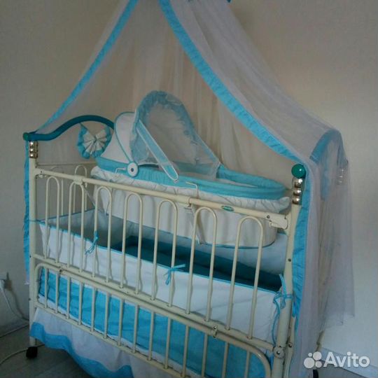 Детская кроватка
