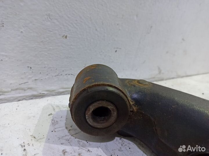 Рычаг задний правый