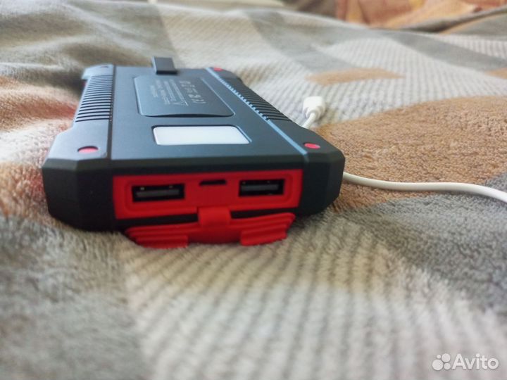 Внешний аккумулятор 20000 с солнечной батареей