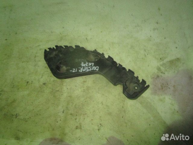 Направляющая заднего бампера левая Renault Duster