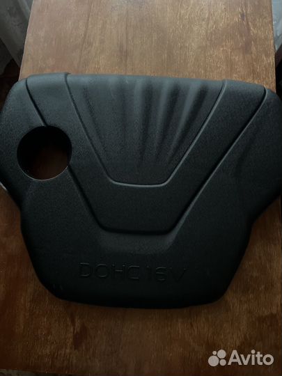 Крышка двигателя