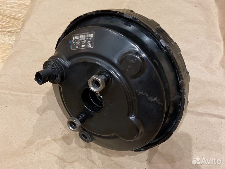 Ваккумный усилитель тормозов Audi Q7 4L