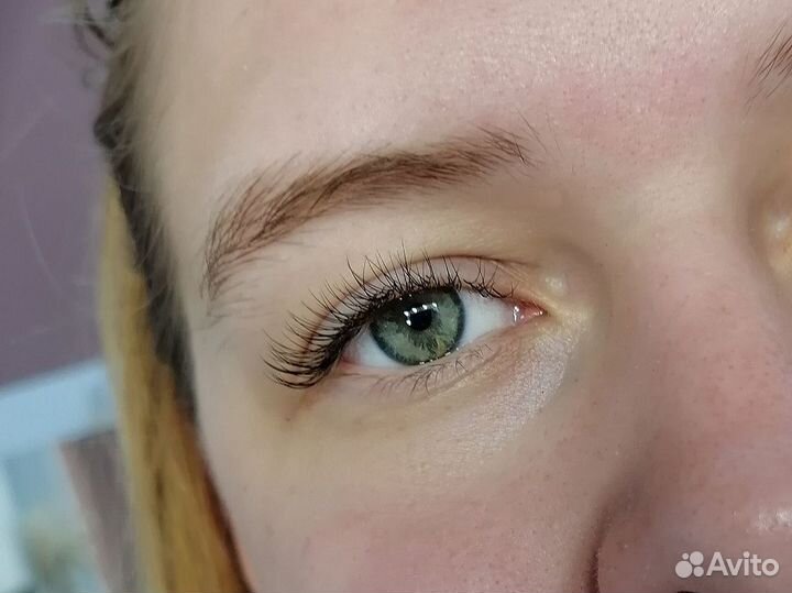 Модель на наращивание ресниц