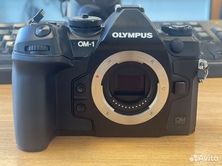 Цифровая фотокамера Olympus OM-1 на запчасти