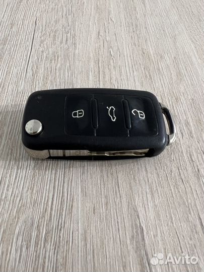 Выкидной ключ volkswagen 5K0837202Q