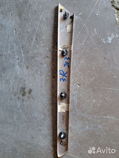 Дерево дверных обшивок Mercedes W203