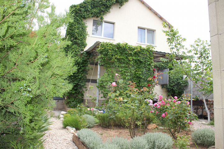 Дом 72 м² на участке 4 сот.