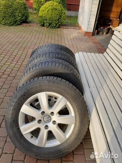 Колеса VW Touareg Nokian Hakka7 SUV 235/65R17 зима
