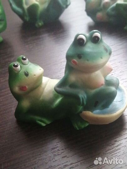 Лягушки фигурки коллекция