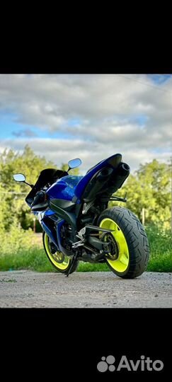 Yamaha R1