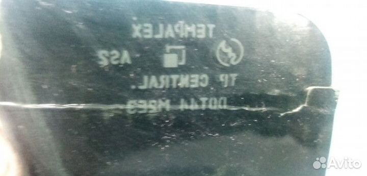 Стекло двери передней правой Nissan Wingroad 1 (Y1