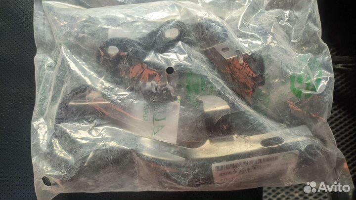 Петля капота Камри 55 левая