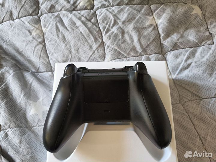 Геймпад Xbox One чёрный оригинал + кабель