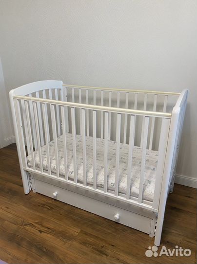 Кроватка детская Гандылян белая 120/60