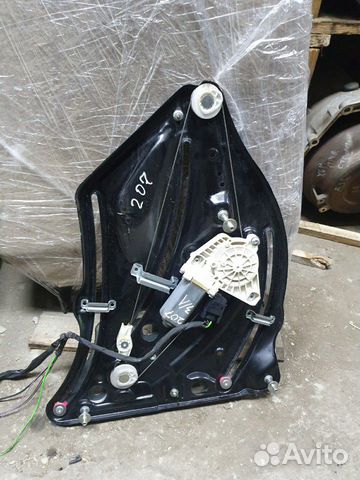 Стеклоподъемник задний Мercedes w207