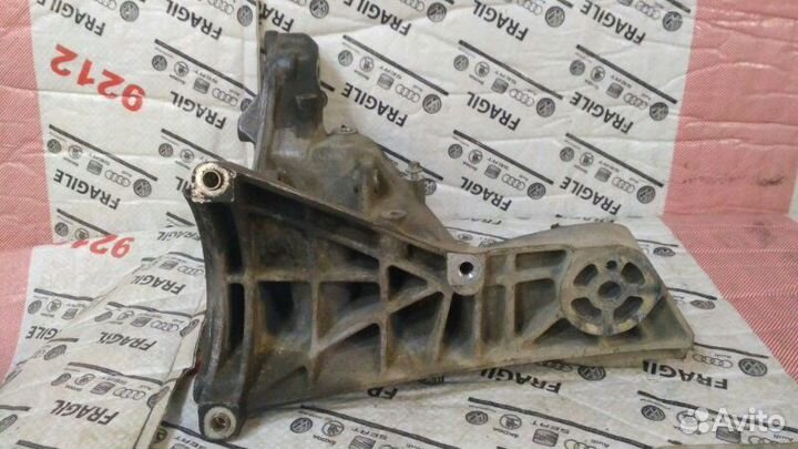 Кронштейн компрессора кондиционера Porsche Cayenne