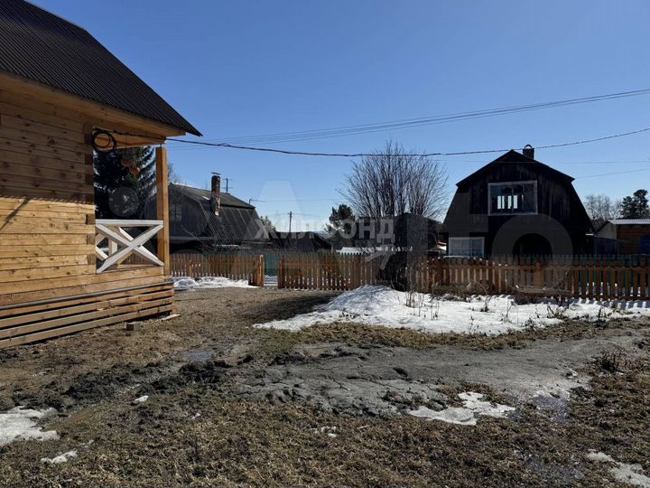 Дом 63 м² на участке 6 сот.