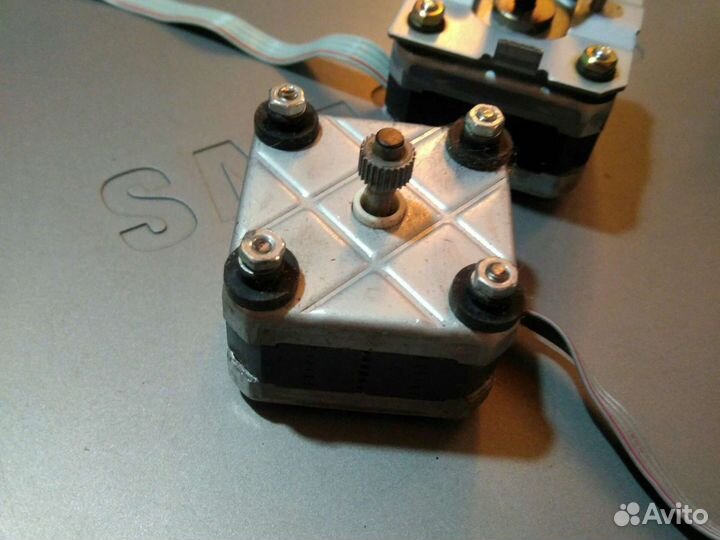 Шаговые двигатели