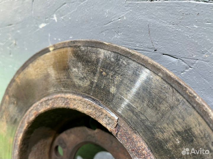 Диск тормозной Volkswagen Passat B5 1.8 ADR 1997