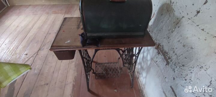 Швейная машина сингер