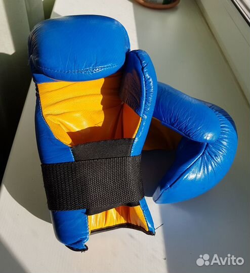 Шлем и перчатки