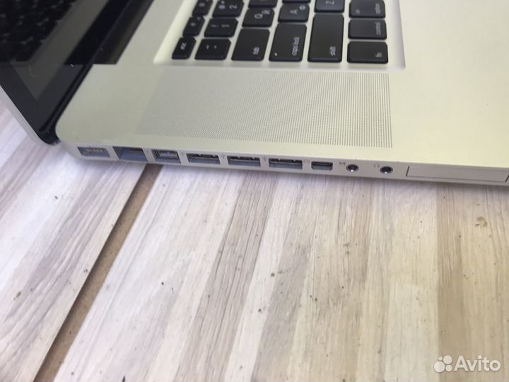 Apple MacBook Pro 17