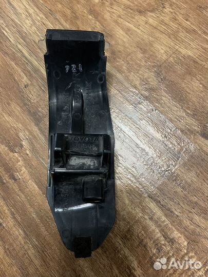 Повторитель поворота в зеркало toyota RAV4