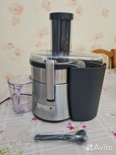 Соковыжималка Kenwood JE810