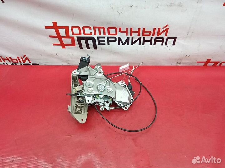 Ручка двери внутренняя toyota isis 1azfse