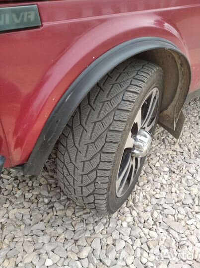 R18 Kormoran Snow 235/45, PCD 5x105 DIA 15