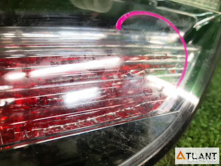 Вставка между стопов задний правый lexus RX450H