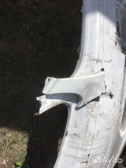 Бампер передний и телевизор тойота спасио 111