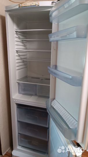 Холодильник Indesit