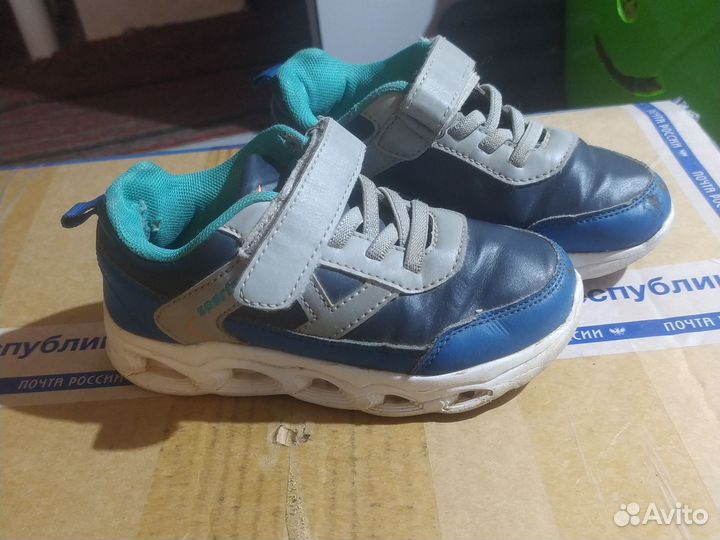 Кроссовки 27 размер